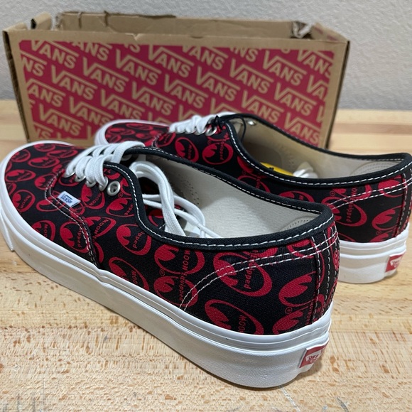 Size 10.5 - VANS Mooneyes Authentic 44 DX Anaheim Factory Red New In Box - Picture 3 of 5